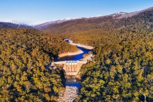 guthega-dam-close-picture-id1063132320_-_smaller